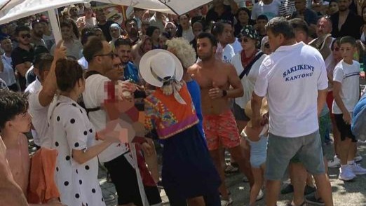 Kanyonda başına taş düşen 3 yaşındaki çocuk ağır yaralandı