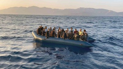 Yunanistan’ın geri ittiği 21 düzensiz göçmen kurtarıldı