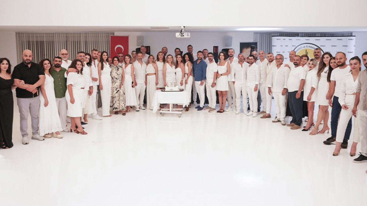Yorgunluklarını eğlenerek attılar