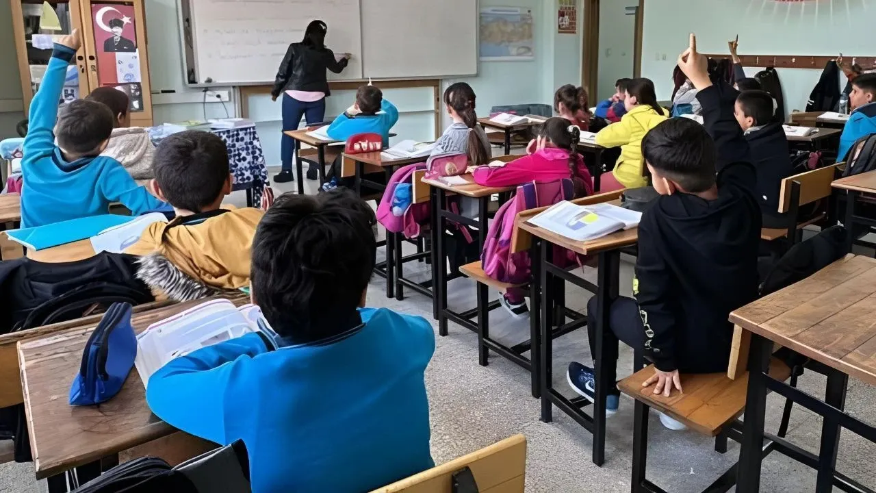 Okullarda Serbest Kıyafet Uygulaması Kaldırılıyor!