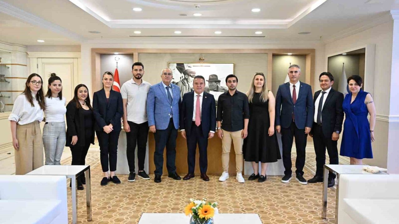 Başkan Böcek: "Benim çalışmalarımda parti ve siyaset ayrımı yoktur"