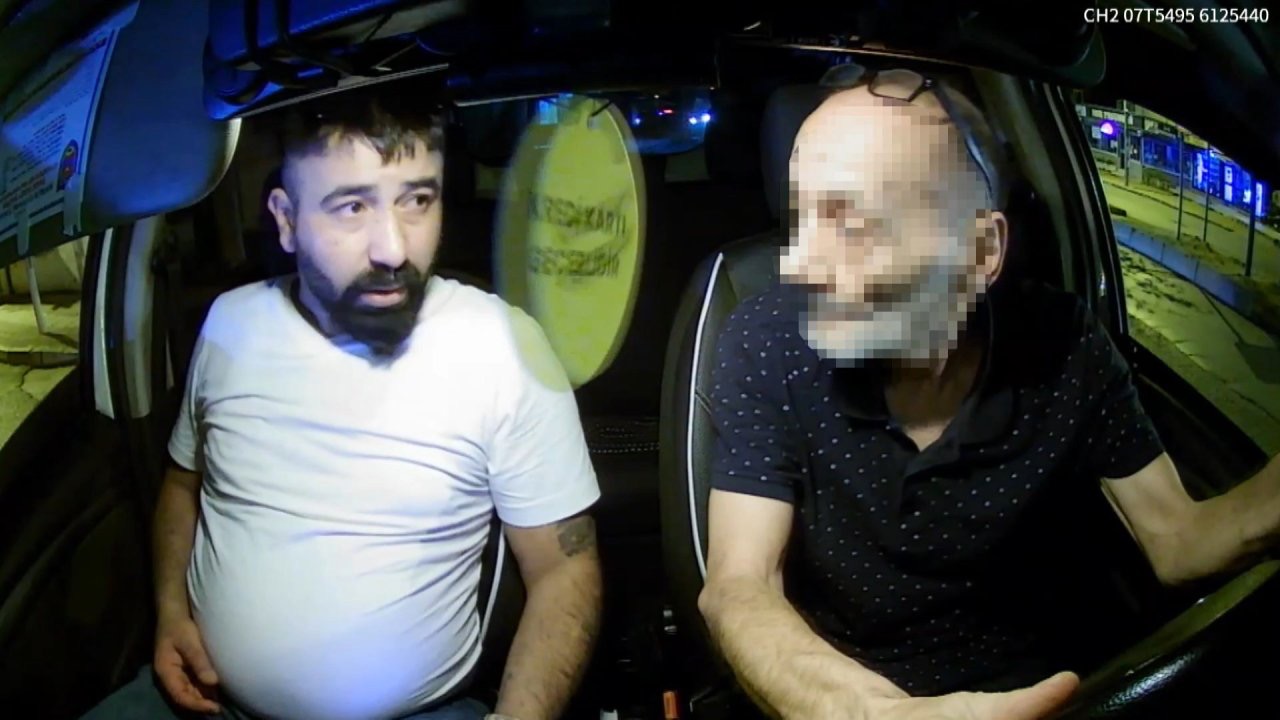 Şoföre saldırıp taksiyi gasbetti, 9 kilometre sonra kaza yapınca yakalandı