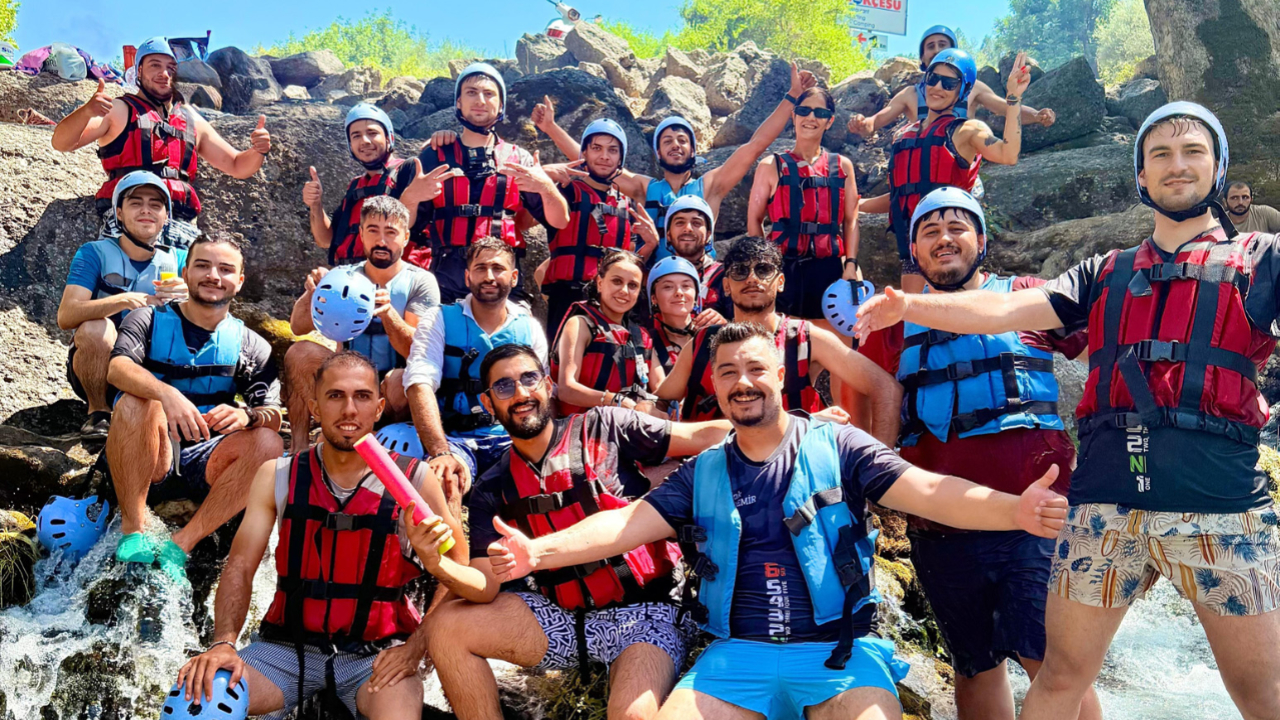 Shadow Army Motosiklet Topluluğu'ndan adrenalin dolu rafting turu