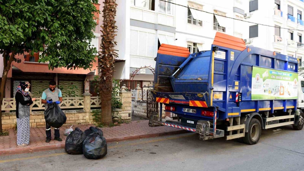 Muratpaşa’nın Çevreci Komşu Kart’ı ile kurtarılan ağaç sayısı 201 bin 158’e yükseldi
