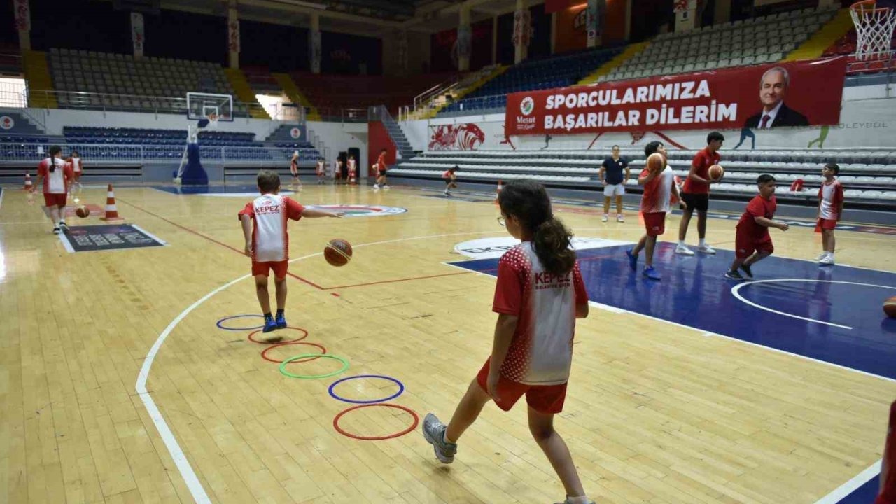Kepez’de çocuklar sporla gelişiyor