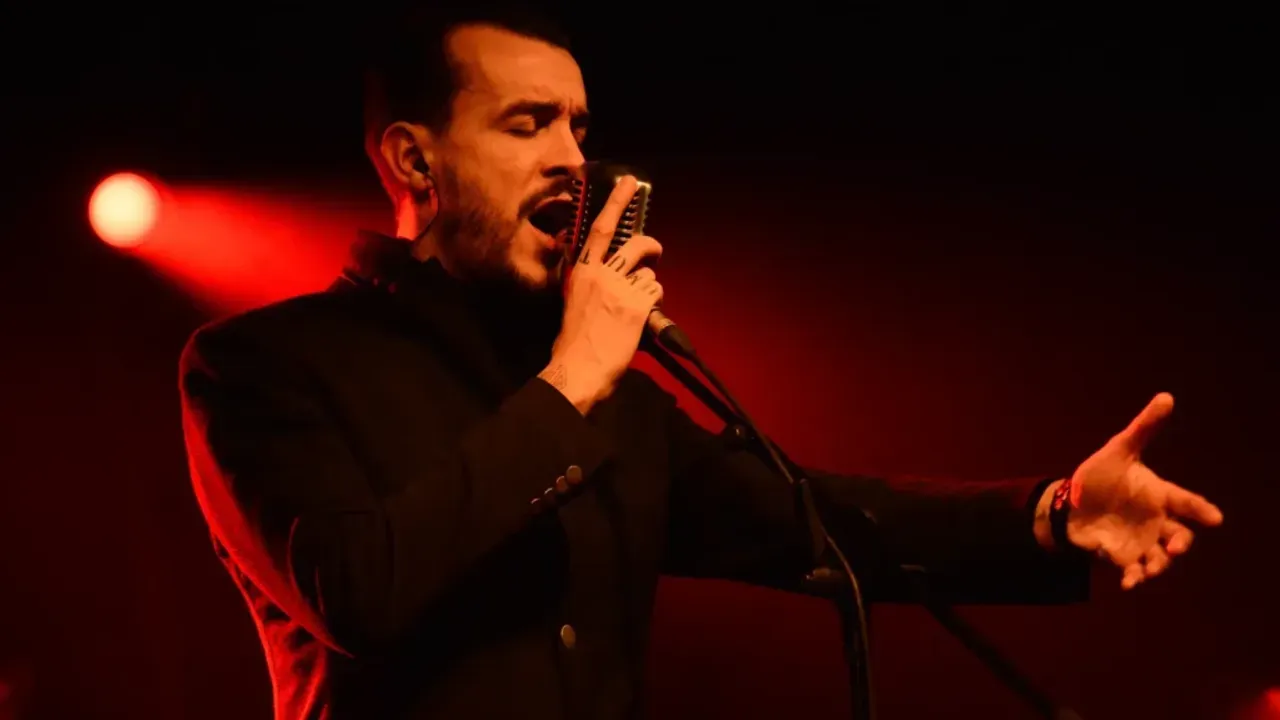 Cem Adrian Kaş'ta sahne alacak!