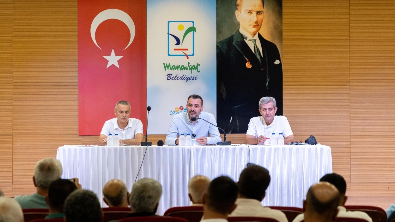 Başkan Vekili Çiçek, muhtarlarla bir araya geldi