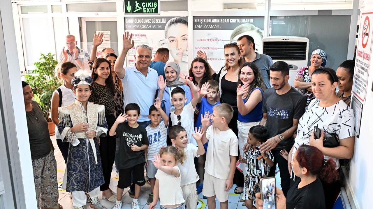 Başkan Uysal’dan sünnet çocuklarına ziyaret