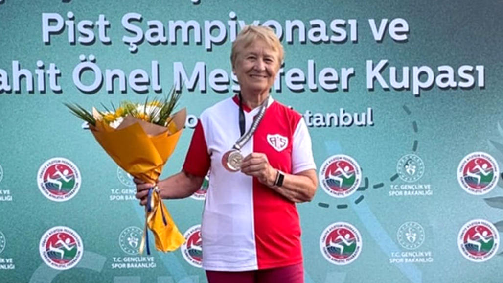 Master Milli Atlet Şensoy’dan 2 altın madalya ve 1 rekor!