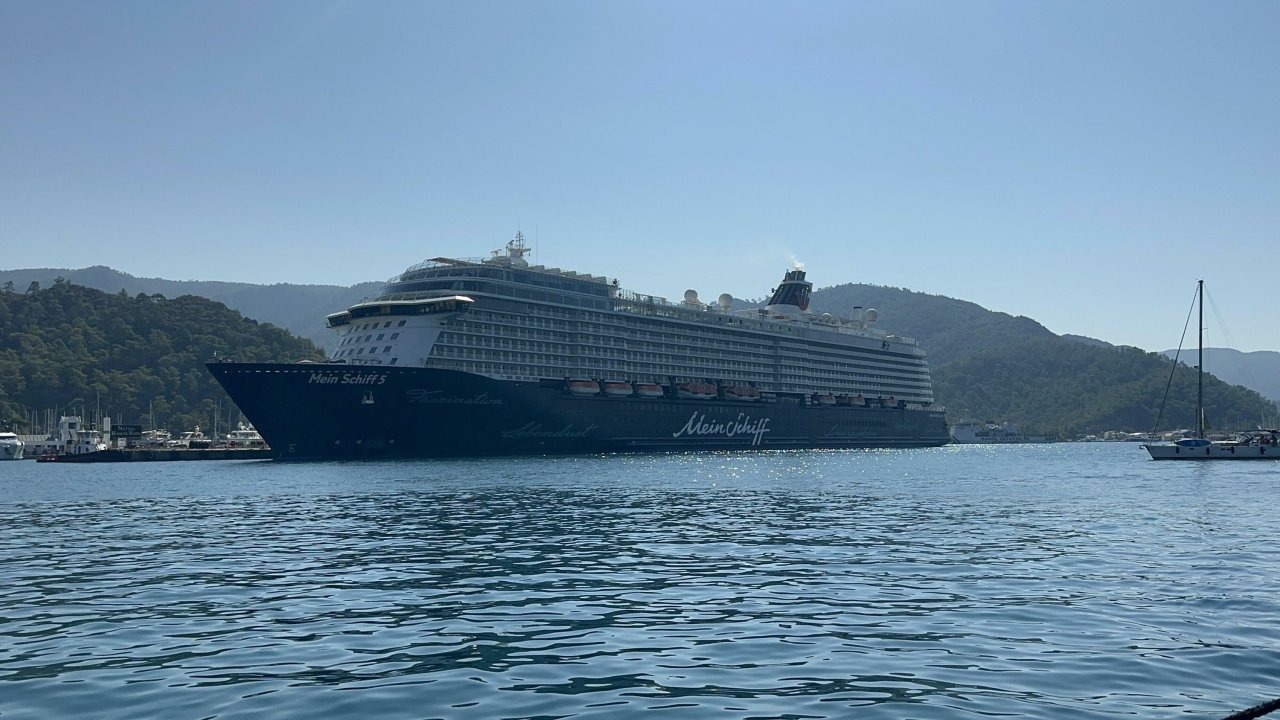 Marmaris'e denizden 2 bin 749 turist