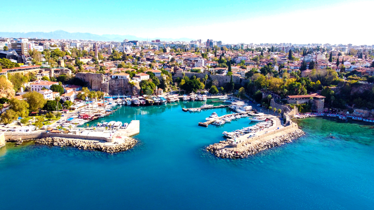 Göç ve yüksek kiralar Antalya’yı mutsuz şehir yaptı