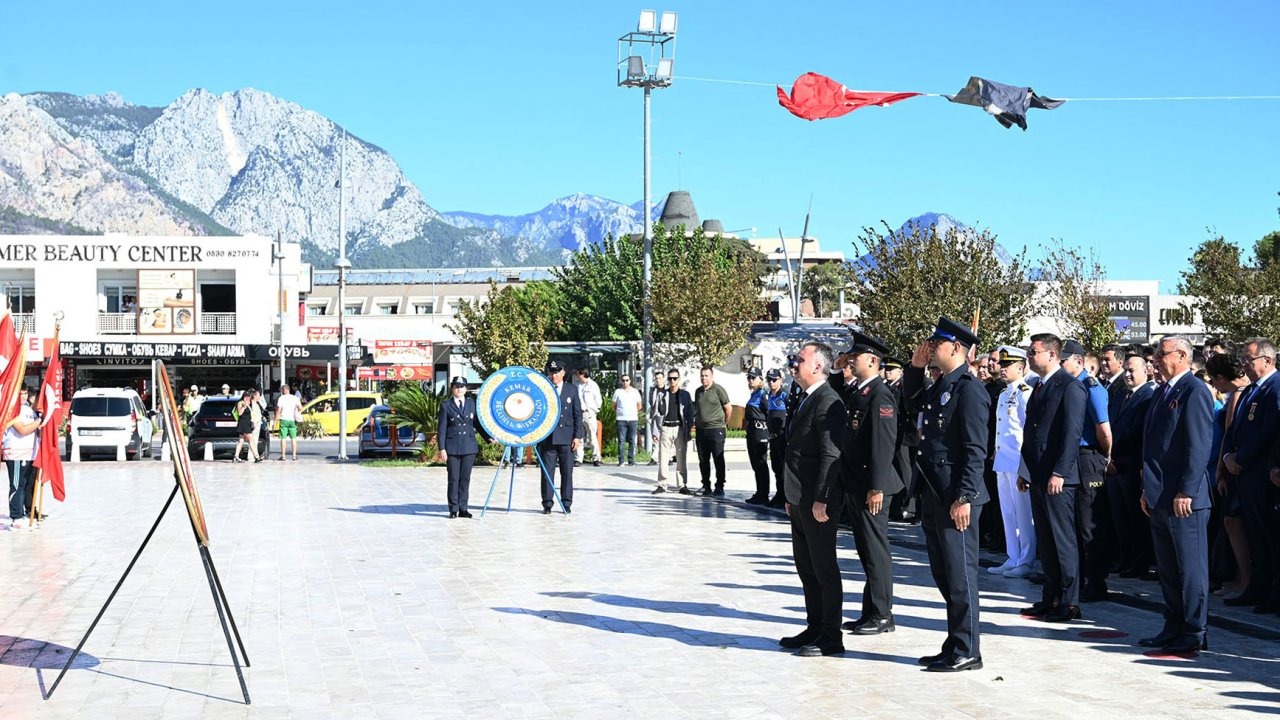 Kemer'de Gaziler Günü töreni