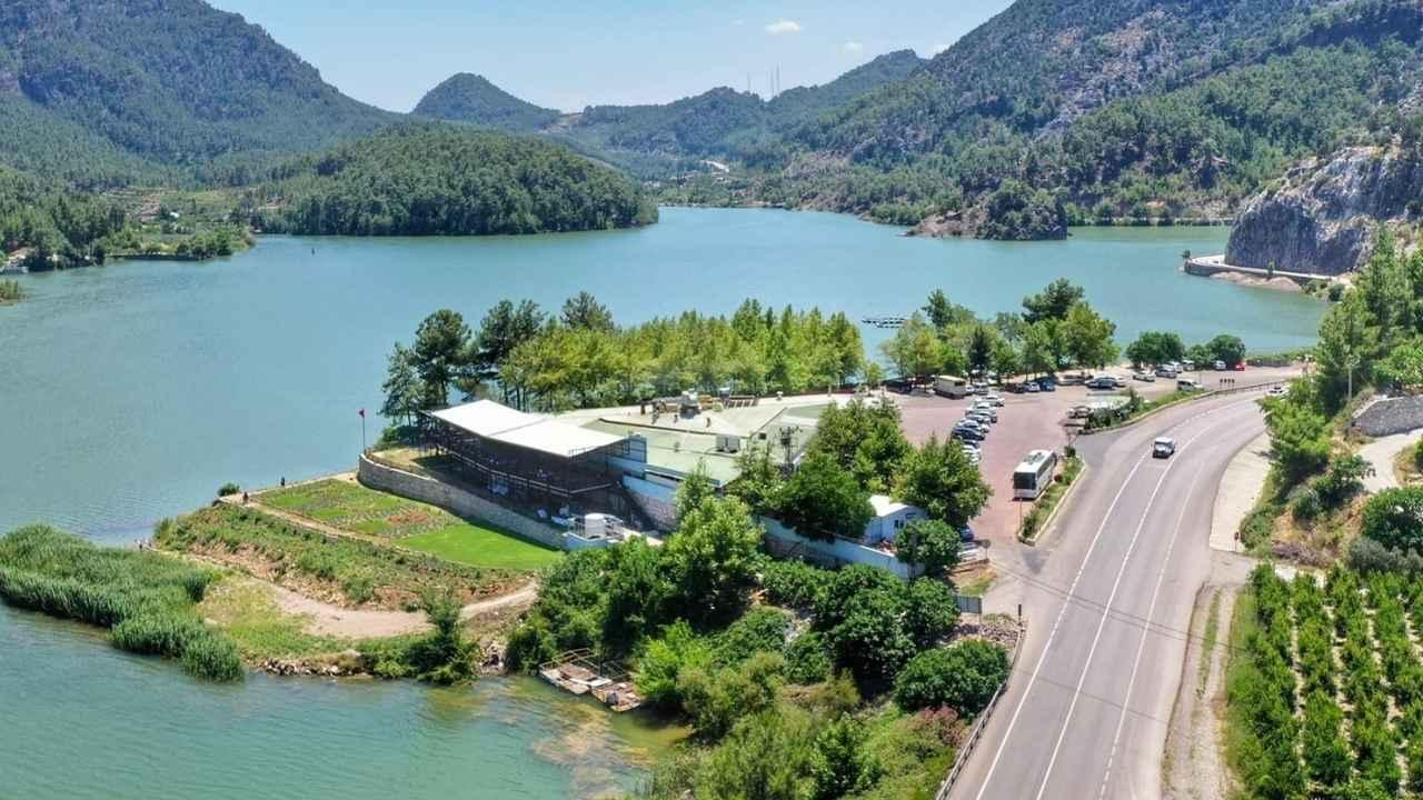 Antalya’da sonbaharı yaşamanın en güzel adresi! Manzarası büyülüyor