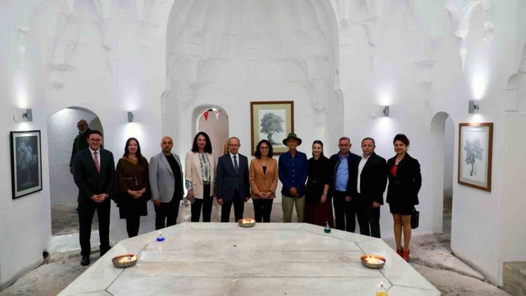 ‘Eylül Işığı’ resim sergisi Ney ezgileriyle açıldı