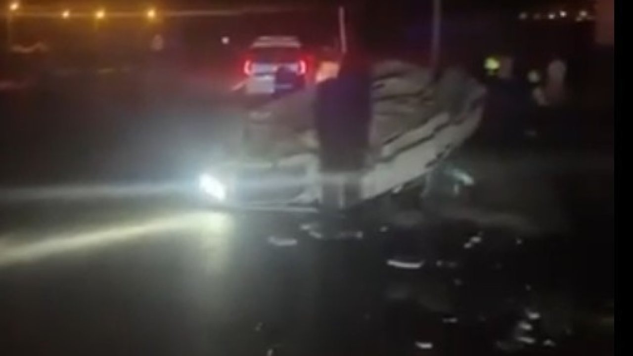 Mermer bloklara çarpan otomobilin sürücüsü yaralandı