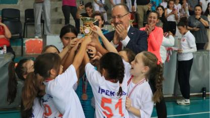 Muratpaşa'da miniklere yönelik hentbol müsabakası düzenlendi