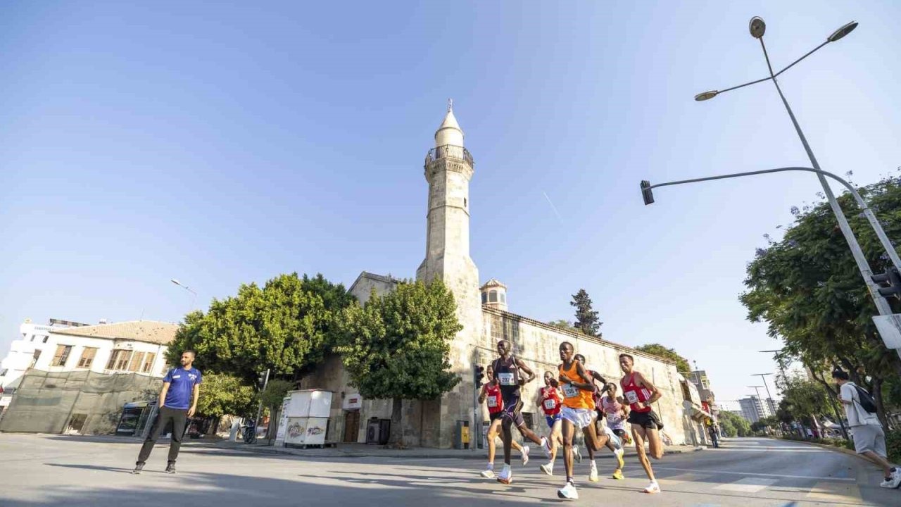 Uluslararası Tarsus Yarı Maratonu’nda Türk sporcular damga vurdu