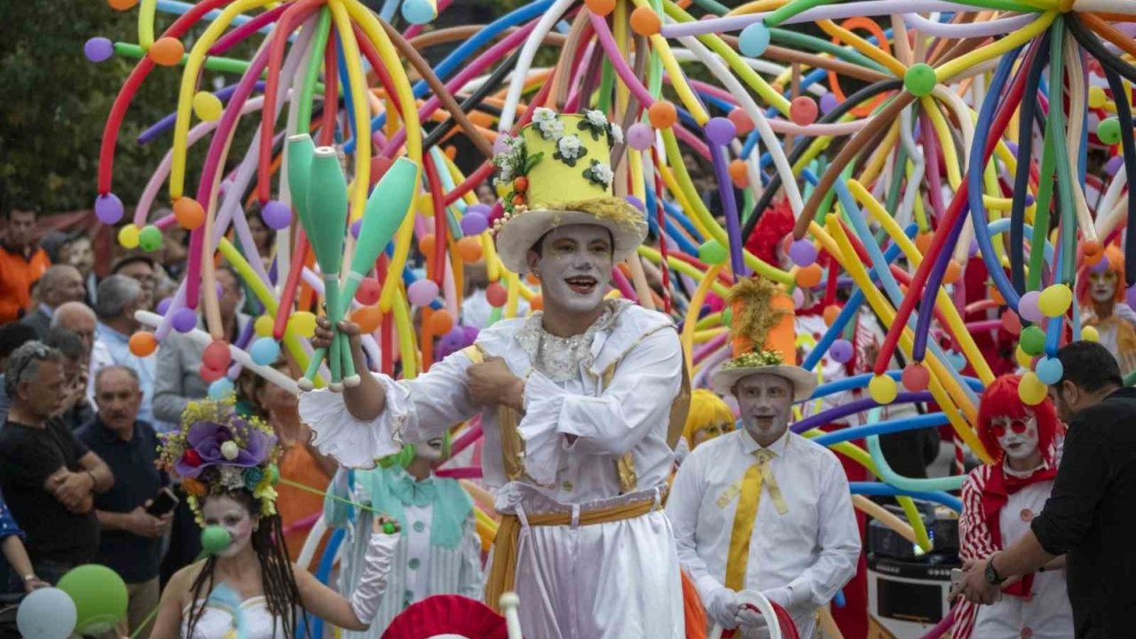 4. Ulusulararası Tarsus Festivali renkli görüntülerle başladı