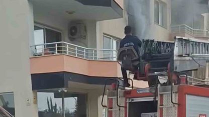 Erdemli’de bina yangını korkuttu