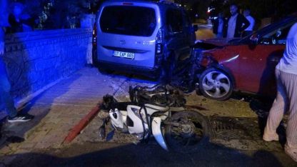 Kazada yaralanan motosikletlinin feryatları mahalleyi inletti