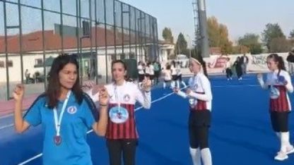 Muğla’nın şampiyon kızlarından Konya’da efsane kutlama şampiyonluk Zeybek ile taçlandı
