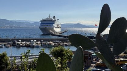 Rus turistler kruvaziyerle Alanya'da