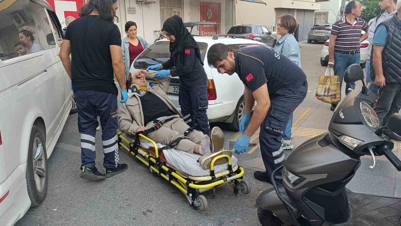 Aynı cadde üzerinde 5 dakika arayla kaza: 2 motosiklet sürücüsü yaralandı