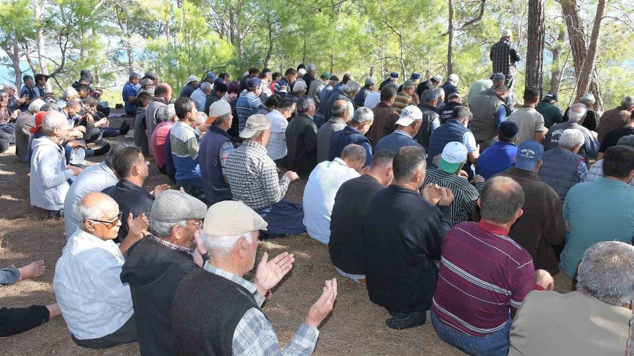 Bozyazı’da asırlık ’yağmur duası’ geleneği bu yıl da devam etti