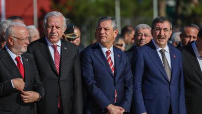 CHP Genel Başkanı Özel, KKTC'de düzenlenen törenlere katıldı