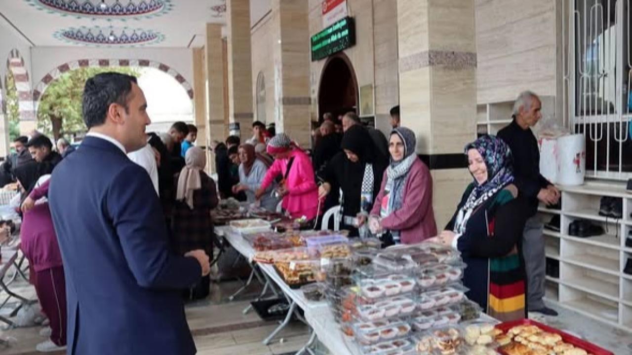 Finike'de "Gazze ve Filistin İçin Hayır Çarşısı" etkinliği düzenlendi