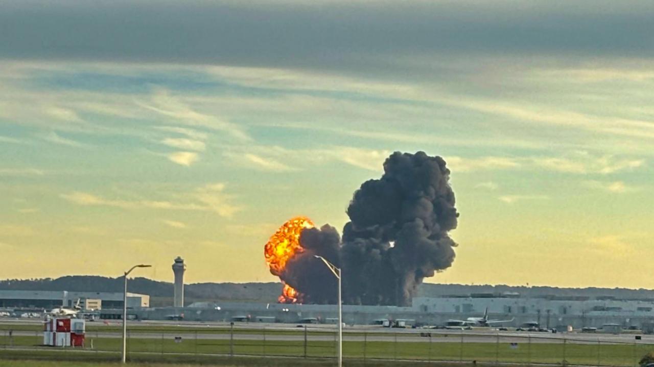 Kargo uçağı düştü!