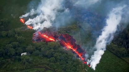 Kilauea Yanardağı yeniden lav püskürttü!