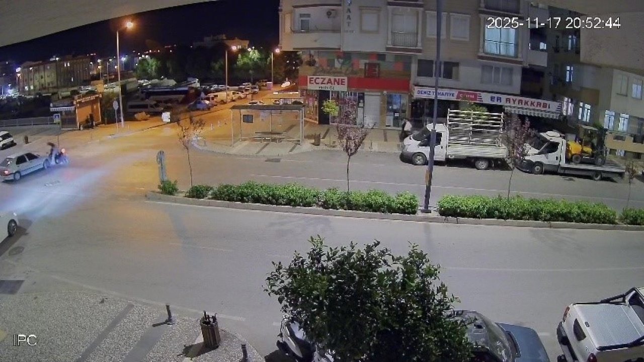 Motosikletli aracın üstünden takla atarak uçtu
