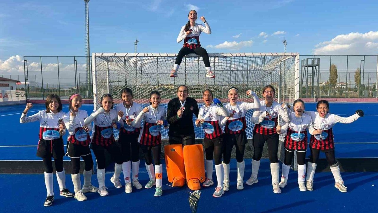 Muğla U13 Kız Hokey Takımı Türkiye şampiyonu oldu