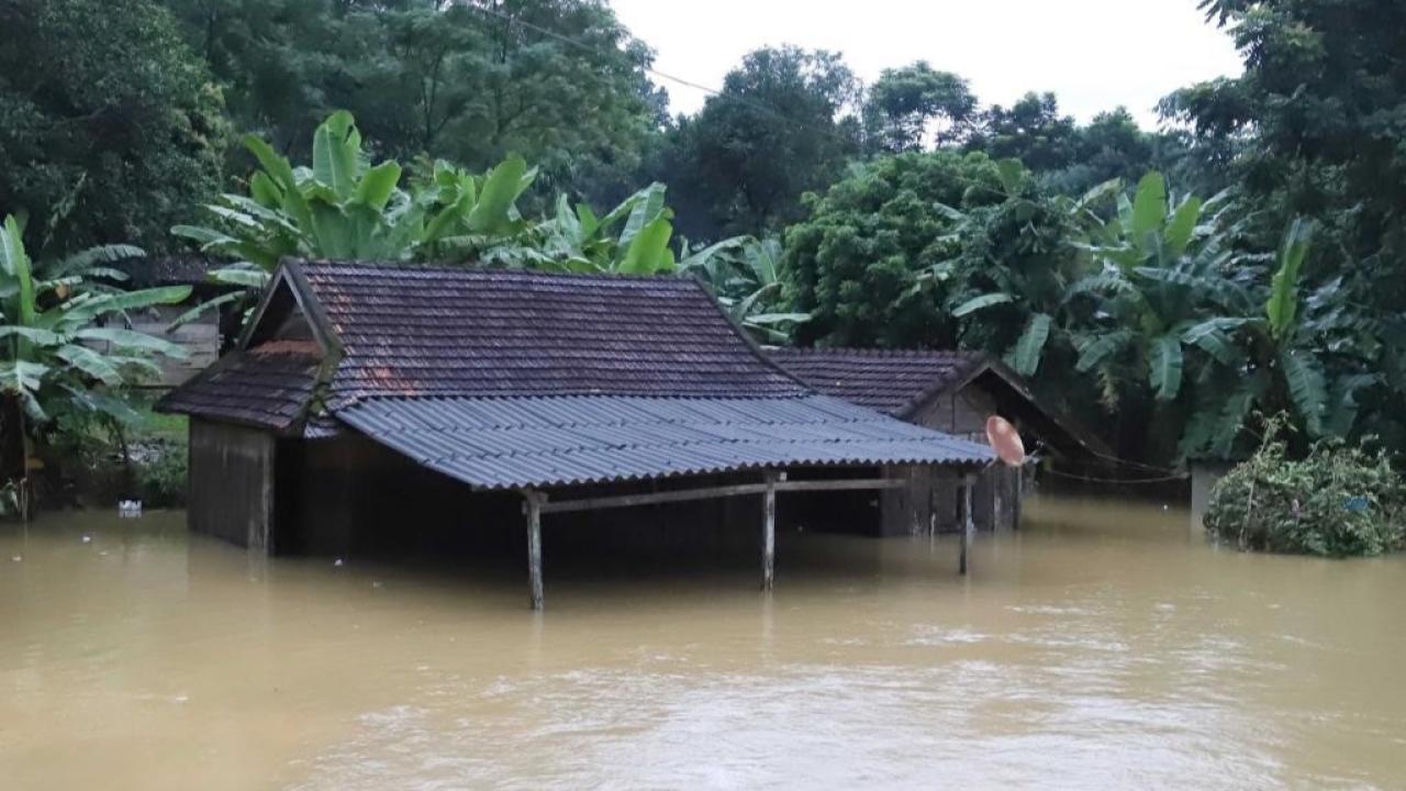 Vietnam'da sel nedeniyle hayatını kaybedenlerin sayısı 28’e yükseldi