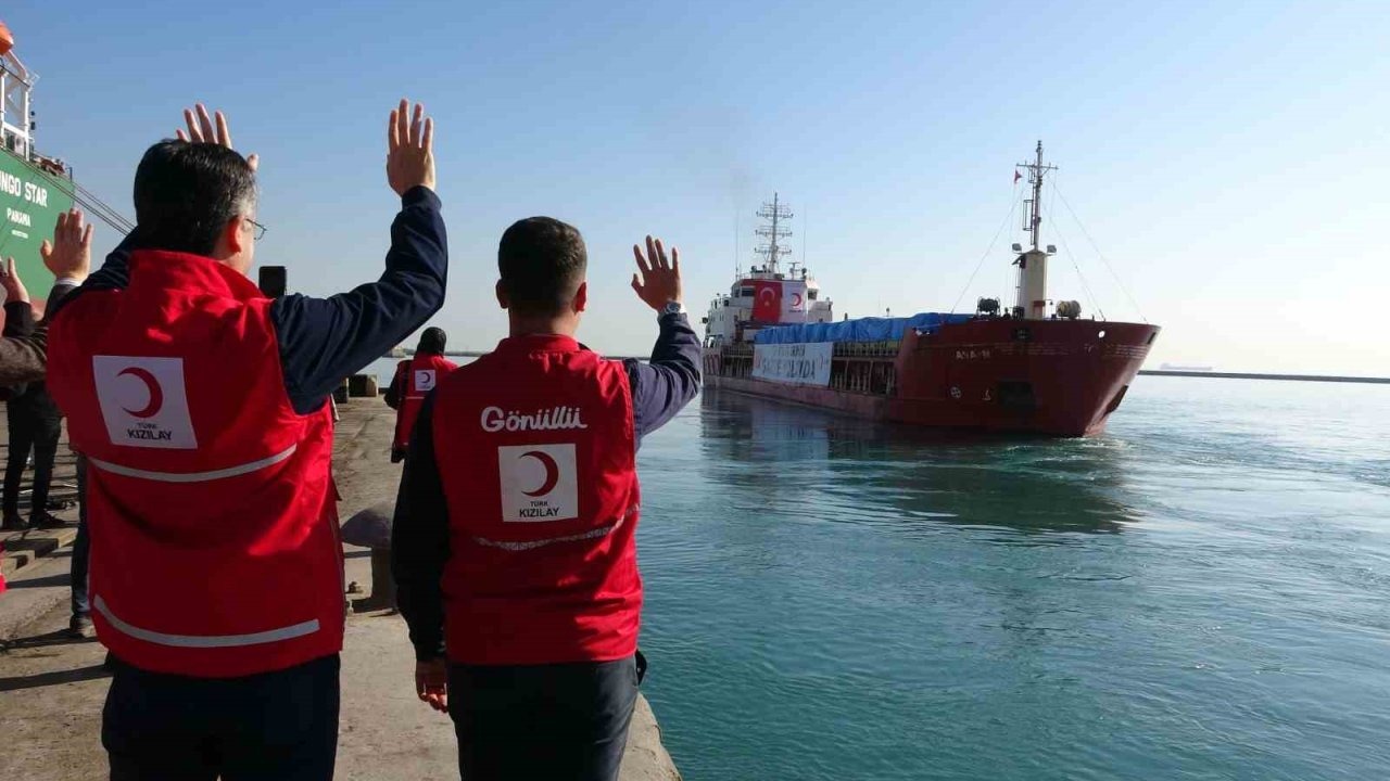 19. İyilik Gemisi Gazze’ye insani yardım için Mersin’den yola çıktı