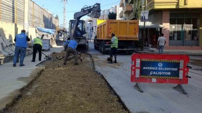 Akdeniz’de yol çalışmaları hız kesmiyor