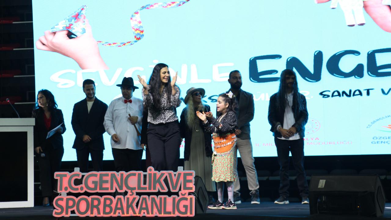 Antalya'da 6. Geleneksel Kültür Sanat ve Spor Şenliği düzenlendi