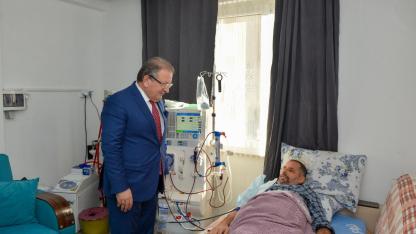Antalya'da böbrek hastalarına evde diyaliz tedavisi uygulanıyor