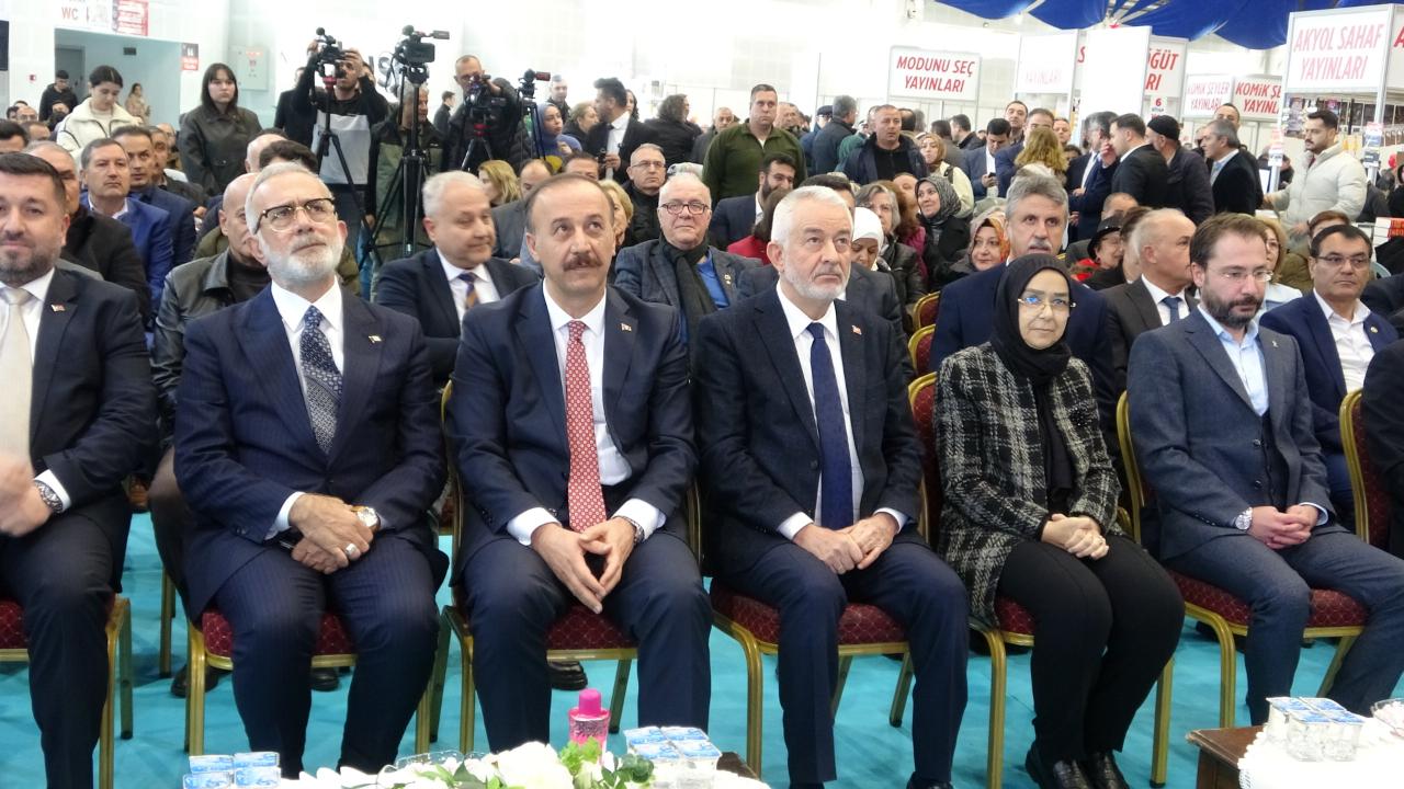 Binlerce kitapseveri yazarlarıyla buluşturacak "8. Isparta Kitap Fuarı" açıldı