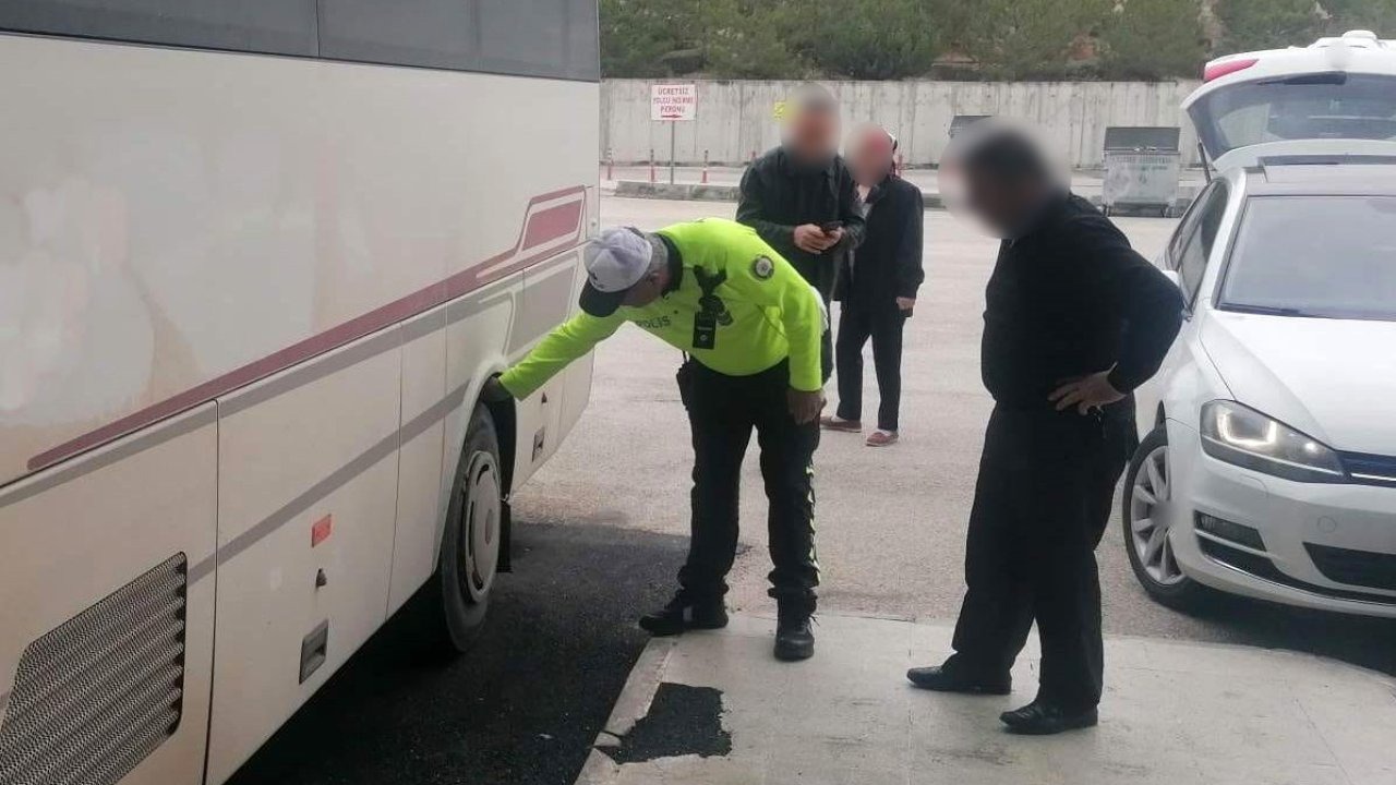 Burdur’da polis ekiplerinden kış lastiği denetimi