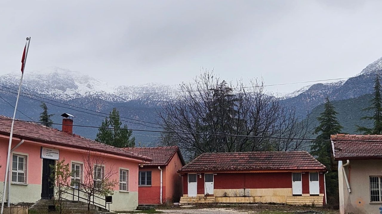 Kestel Dağı'na ilk kar düştü