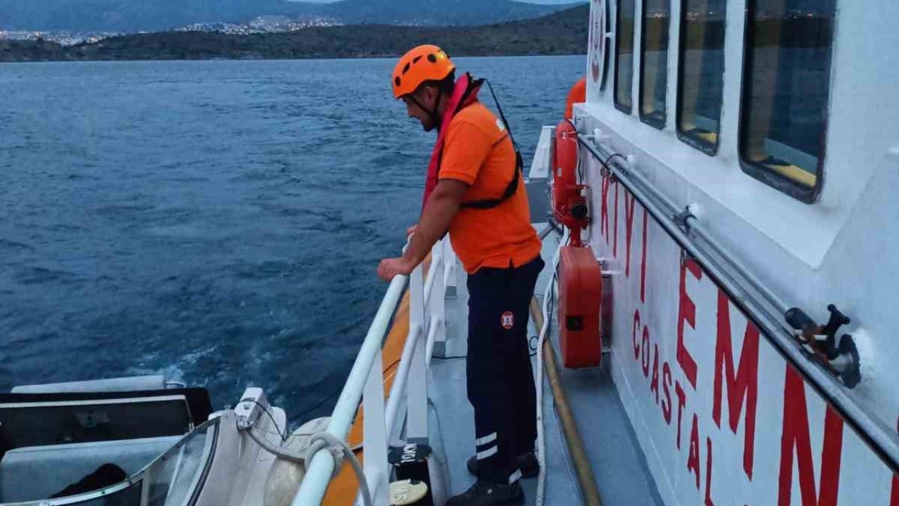 Su alan tekne Kıyı Emniyet ekipleri tarafından kurtarıldı