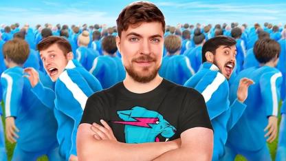Ünlü YouTuber deste deste para dağıttı!