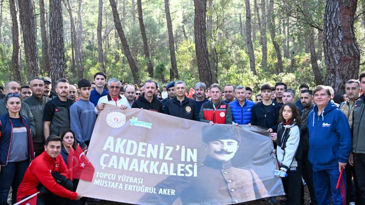 Yüzbaşı Aker ve silah arkadaşları Kemer'de anıldı