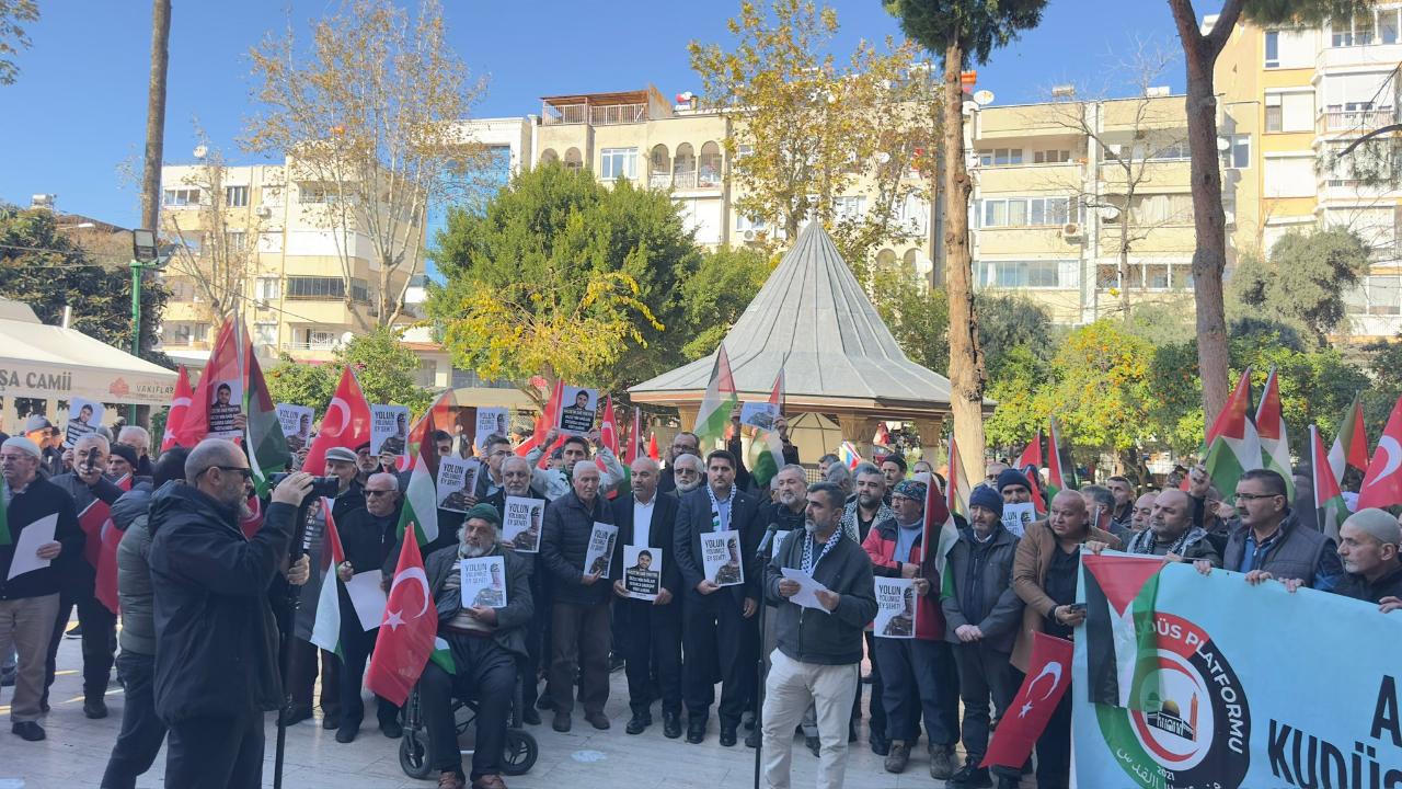 Dökülen göz yaşları aynı