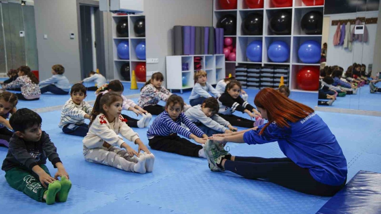 Kaş Ova Spor Salonu Kaşlı çocukların ortak buluşma noktası oldu