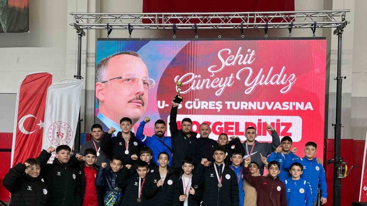 Korkutelili pehlivanlar 9 Madalya ile döndü