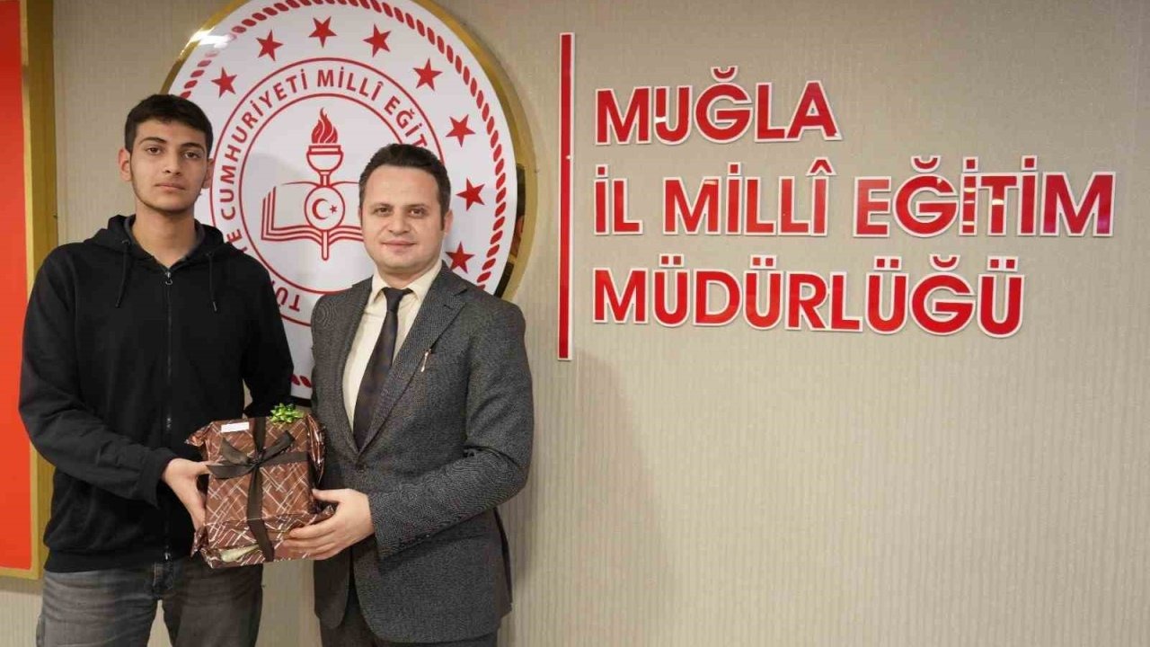 Köyceğiz Fen Lisesi öğrencisi Eşmeli, "Çevrim İçi Anlamını Bul Yarışması" il birincisi oldu