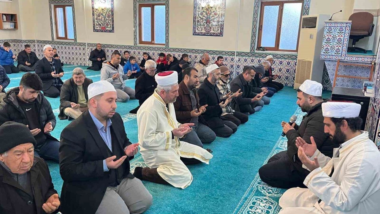 Sabah namazında buluştular